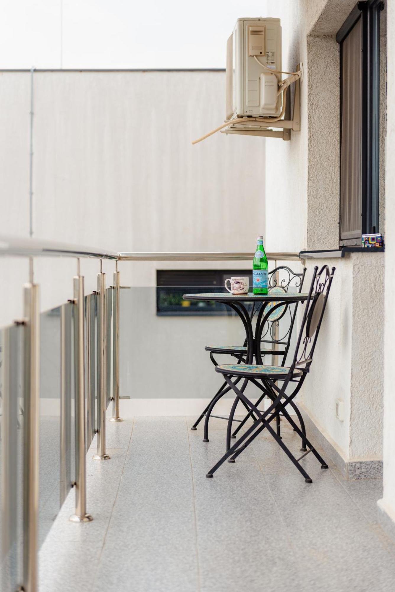 The Blue Norwegian House Apartment Bucureşti Ngoại thất bức ảnh