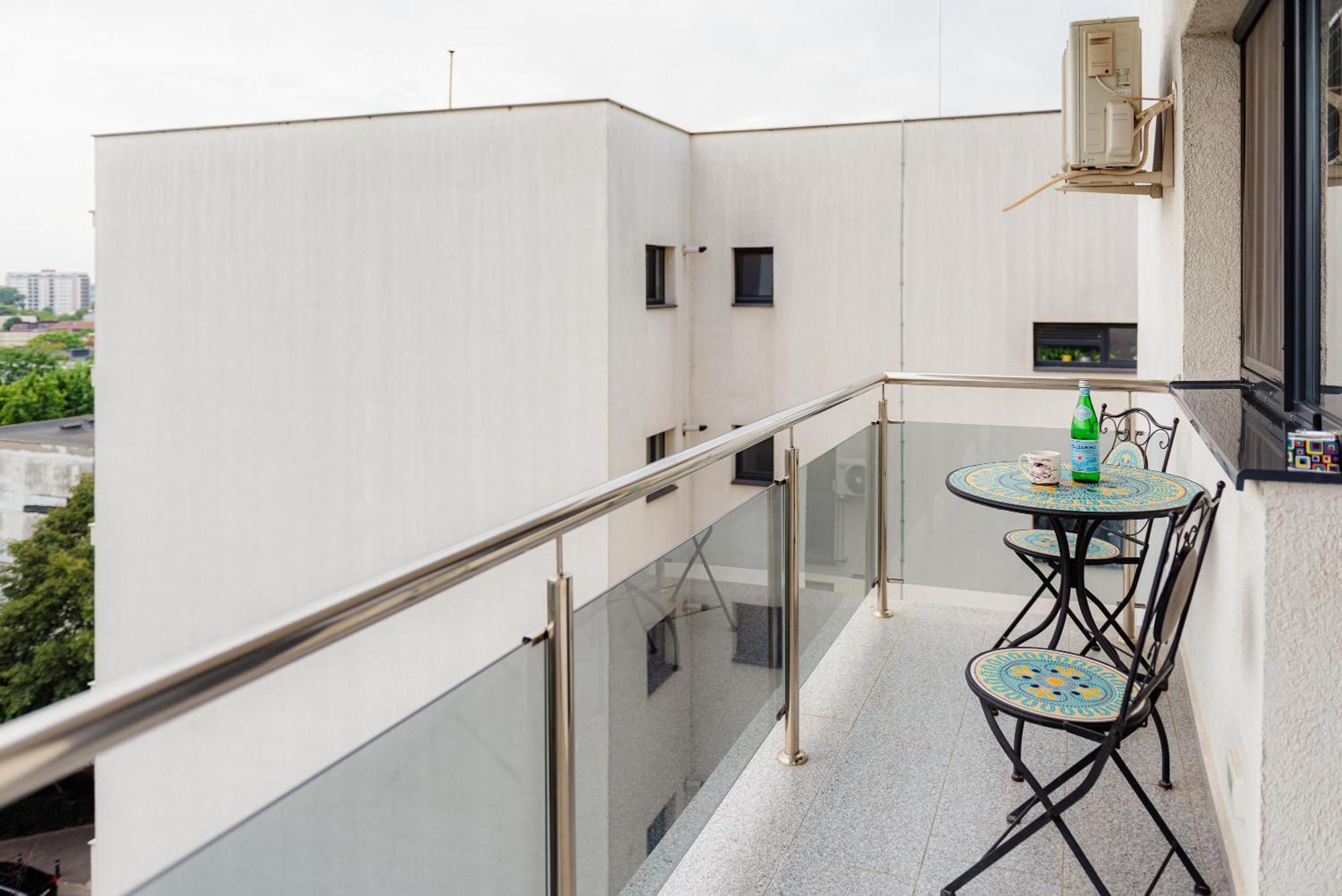 The Blue Norwegian House Apartment Bucureşti Ngoại thất bức ảnh